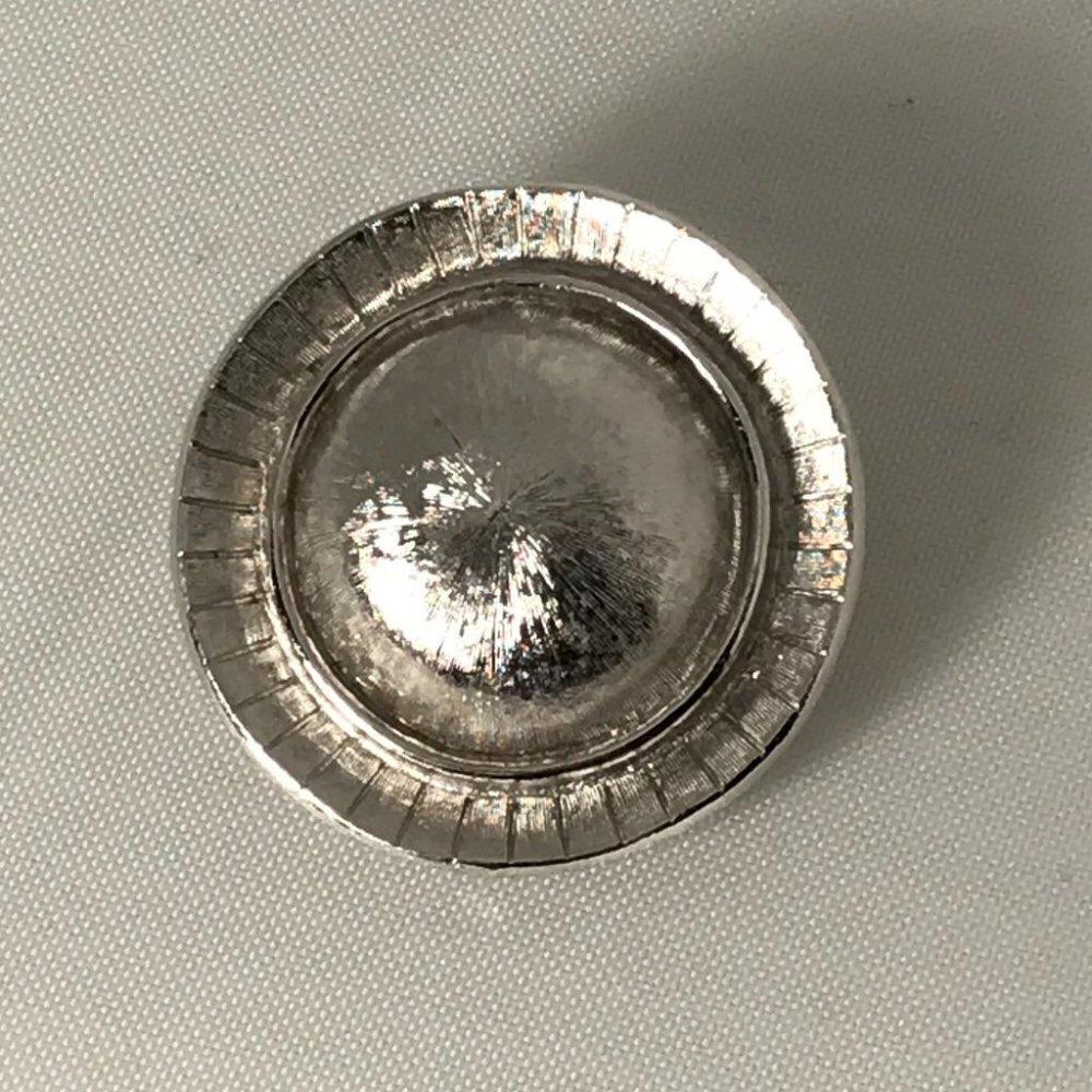 BROOCH Shaped like  a Bowler Hat Silver Toned